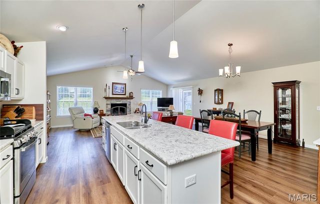 628 Trestle Way, Troy, MO 63379