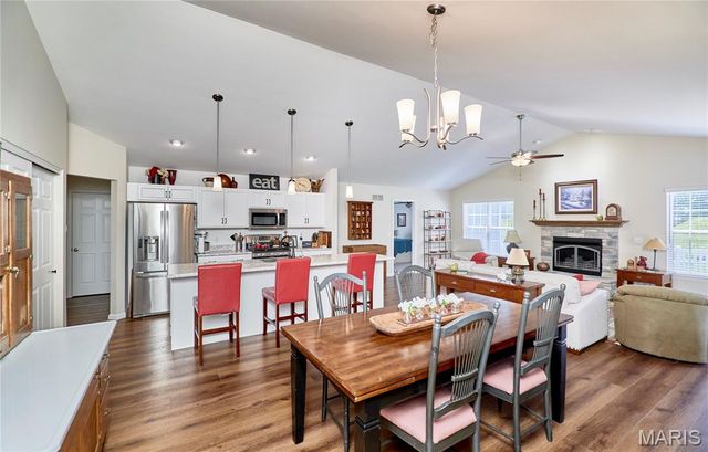 628 Trestle Way, Troy, MO 63379