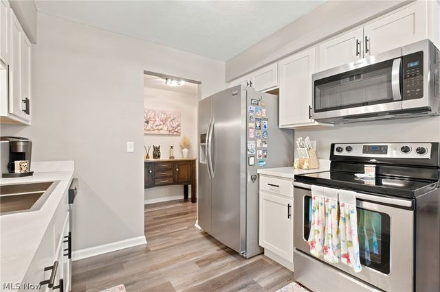 20468 Williamsburg Court 208C, Middleburg Heights, OH 44130