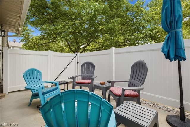 20468 Williamsburg Court 208C, Middleburg Heights, OH 44130