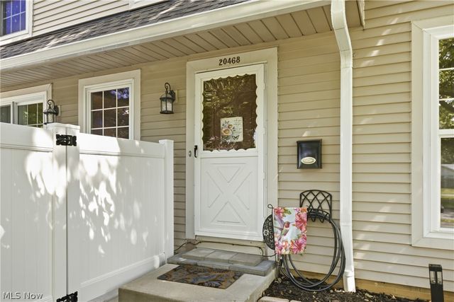 20468 Williamsburg Court 208C, Middleburg Heights, OH 44130