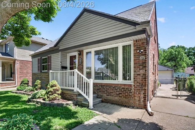 9709 Park Avenue, Allen Park, MI 48101
