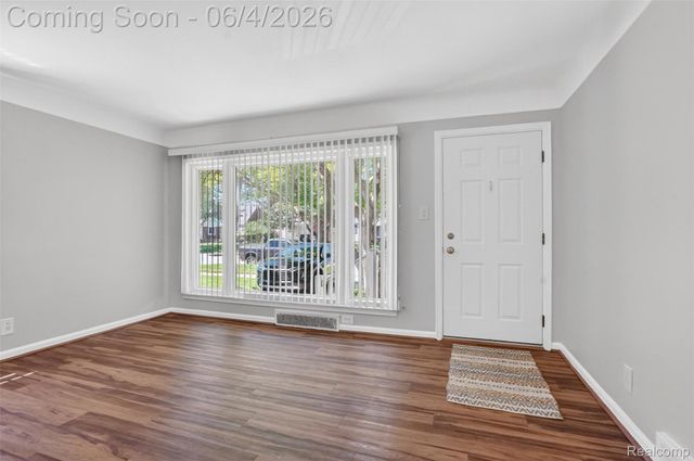 9709 Park Avenue, Allen Park, MI 48101