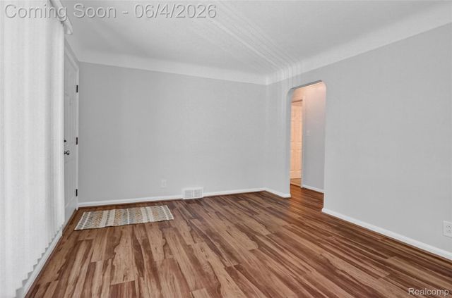 9709 Park Avenue, Allen Park, MI 48101