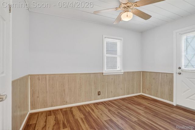 9709 Park Avenue, Allen Park, MI 48101