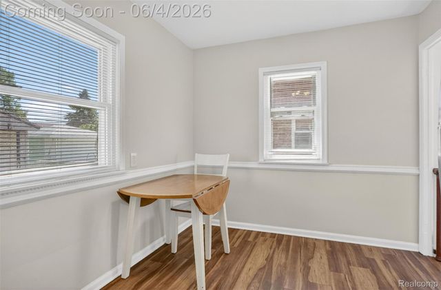 9709 Park Avenue, Allen Park, MI 48101