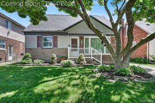9709 Park Avenue, Allen Park, MI 48101