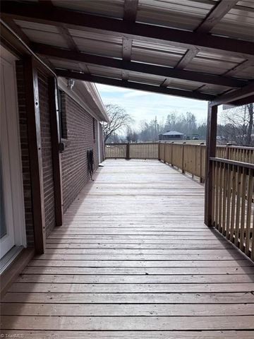 1433 Gray Circle Road, Westfield, NC 27053