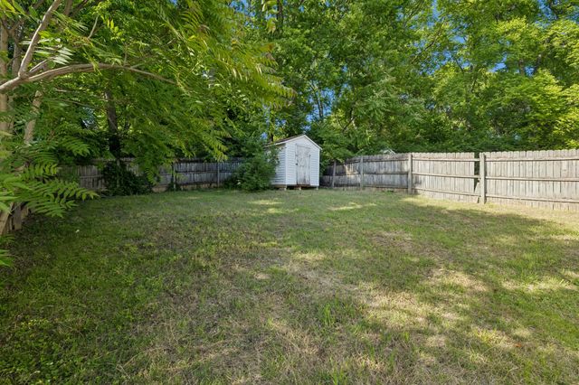 1802 Seminary St B, Nashville, TN 37207