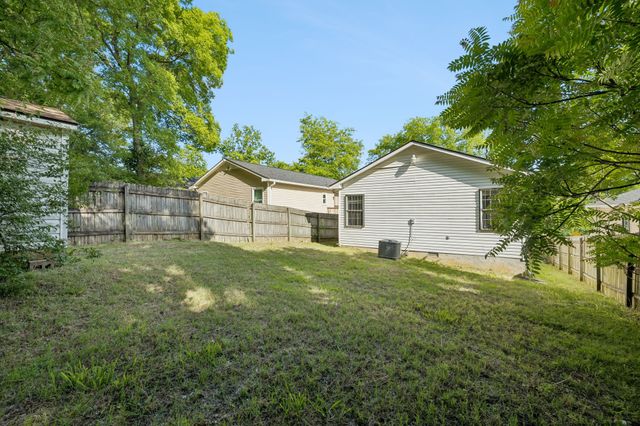 1802 Seminary St B, Nashville, TN 37207