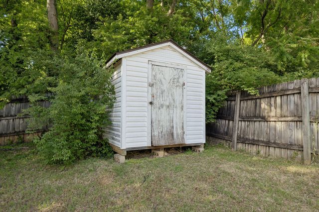 1802 Seminary St B, Nashville, TN 37207