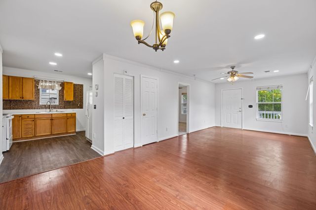 1802 Seminary St B, Nashville, TN 37207