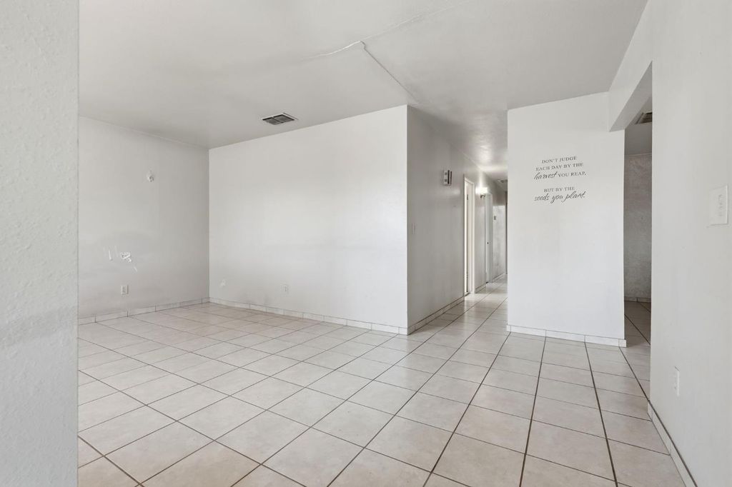 Image 16 of property listing at 24053 Road 212, Lindsay, CA 93247