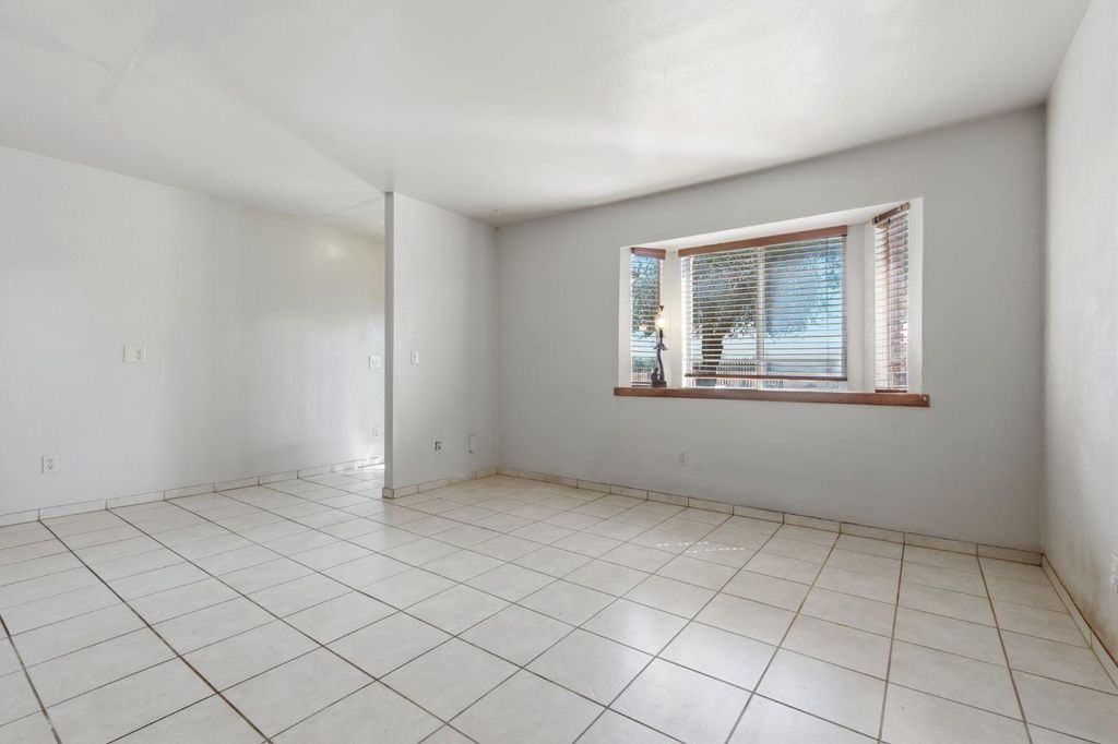 Image 21 of property listing at 24053 Road 212, Lindsay, CA 93247