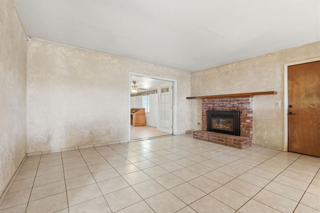 Image 28 of property listing at 24053 Road 212, Lindsay, CA 93247