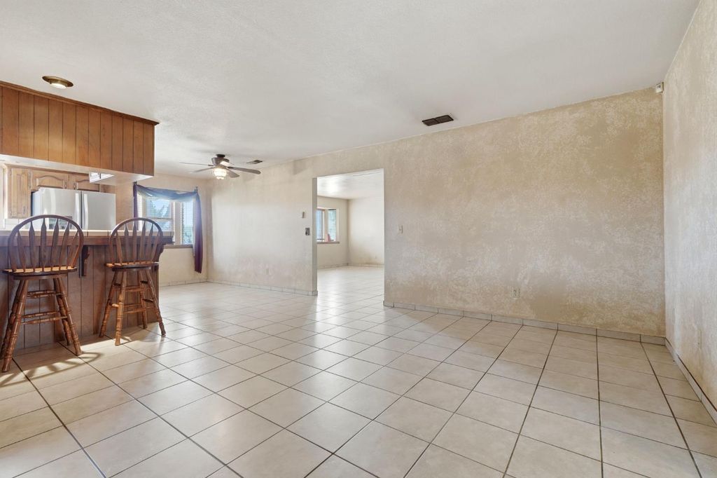 Image 30 of property listing at 24053 Road 212, Lindsay, CA 93247