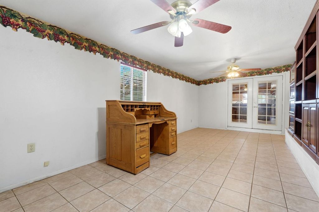 Image 34 of property listing at 24053 Road 212, Lindsay, CA 93247