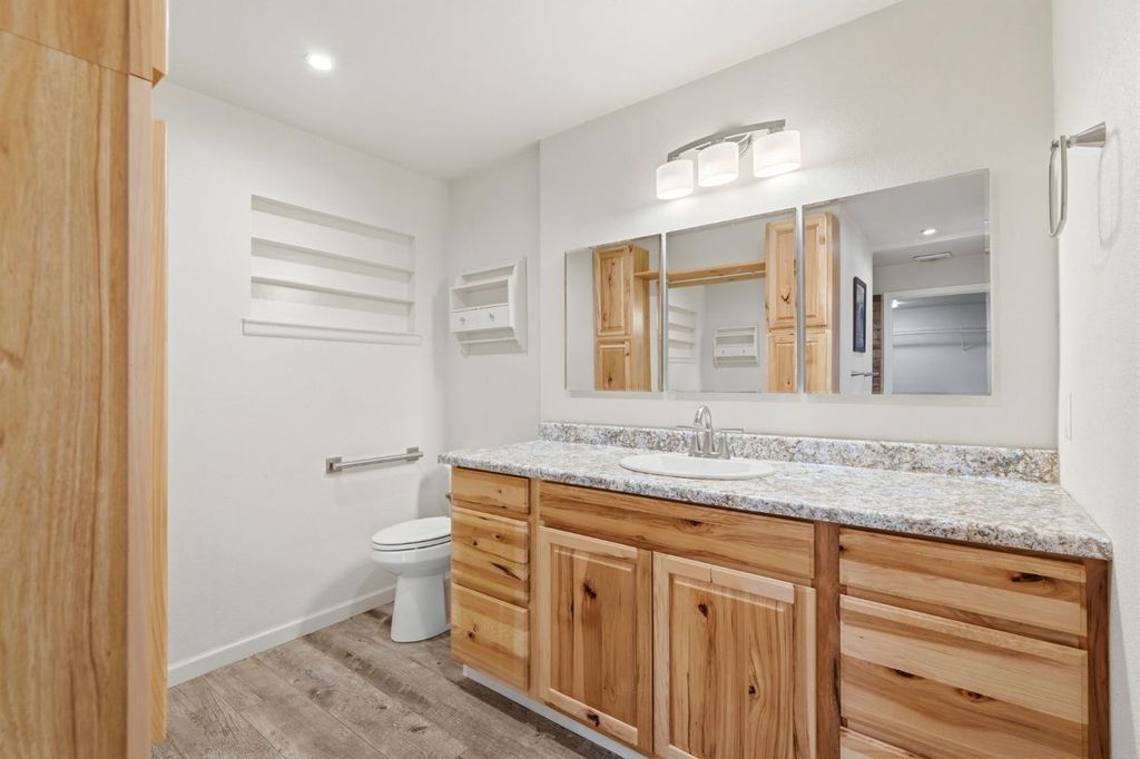 Image 46 of property listing at 24053 Road 212, Lindsay, CA 93247