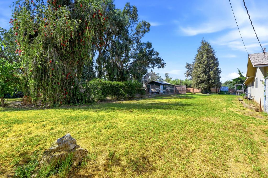 Image 62 of property listing at 24053 Road 212, Lindsay, CA 93247