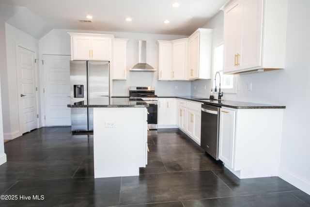 302 N 16th Street, Morehead City, NC 28557