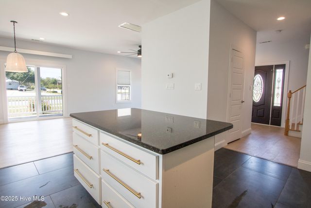 302 N 16th Street, Morehead City, NC 28557