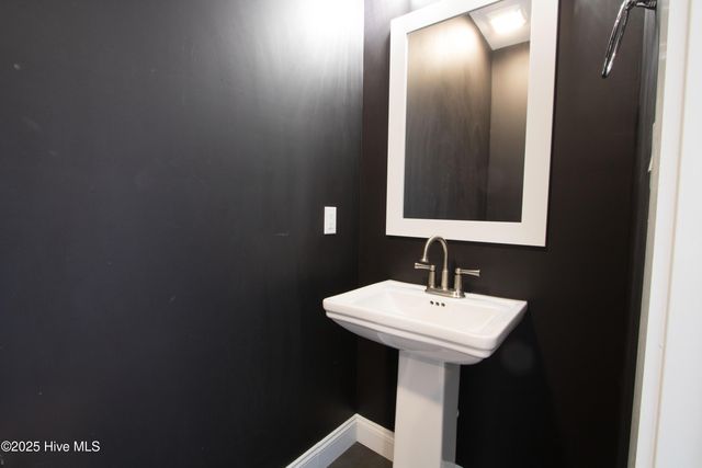 302 N 16th Street, Morehead City, NC 28557