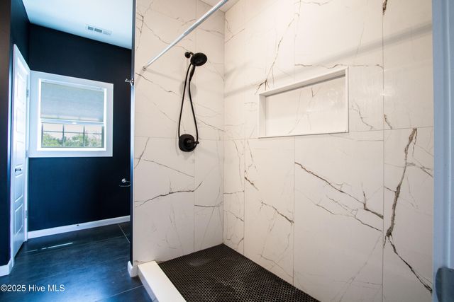 302 N 16th Street, Morehead City, NC 28557