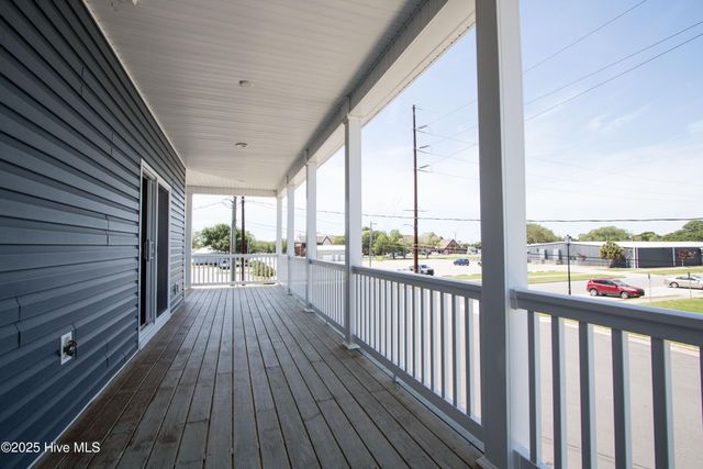 302 N 16th Street, Morehead City, NC 28557