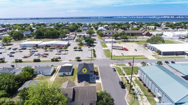 302 N 16th Street, Morehead City, NC 28557