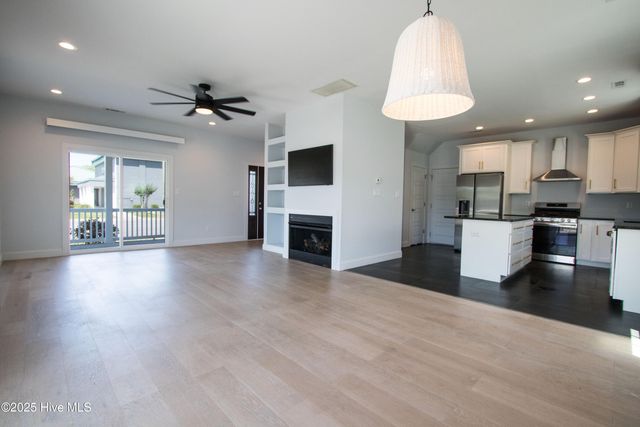 302 N 16th Street, Morehead City, NC 28557