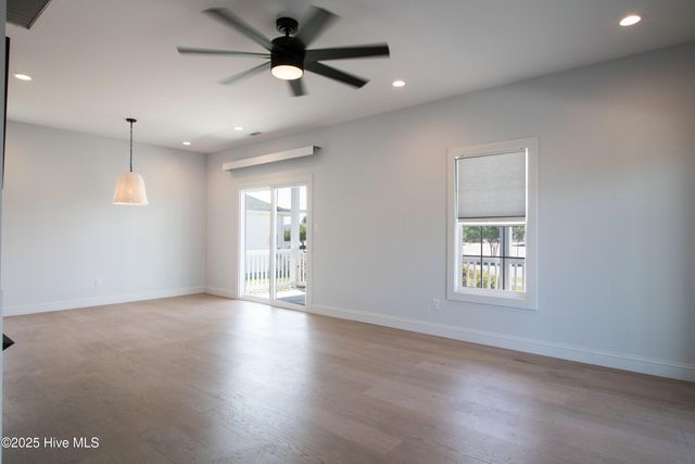 302 N 16th Street, Morehead City, NC 28557