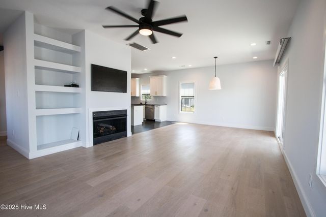 302 N 16th Street, Morehead City, NC 28557