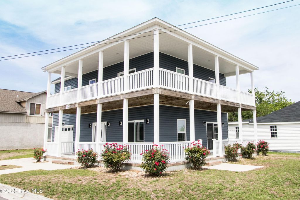 302 N 16th Street, Morehead City, NC 28557