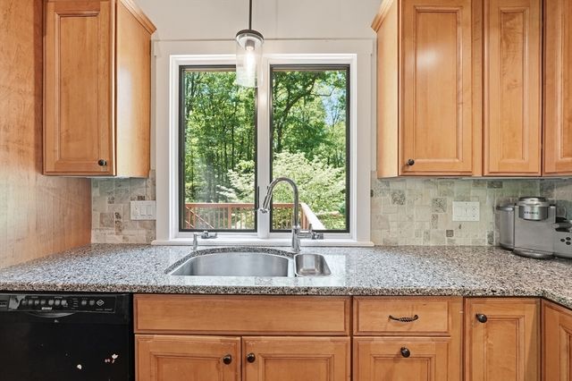 26 Dennis Circle, Northborough, MA 01532