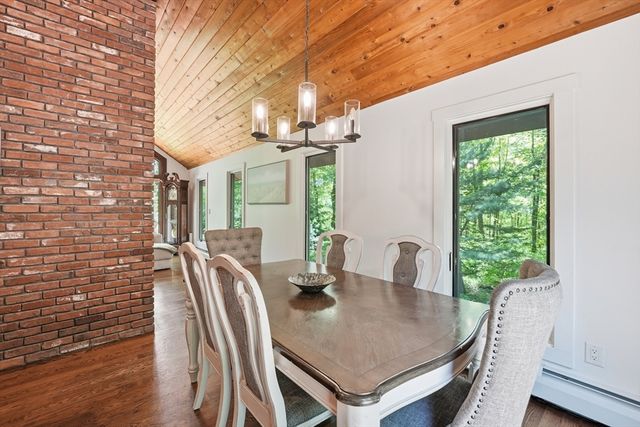 26 Dennis Circle, Northborough, MA 01532