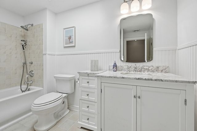 26 Dennis Circle, Northborough, MA 01532