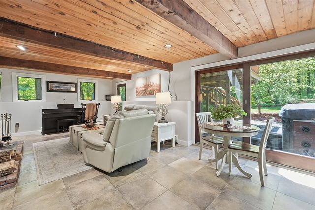 26 Dennis Circle, Northborough, MA 01532