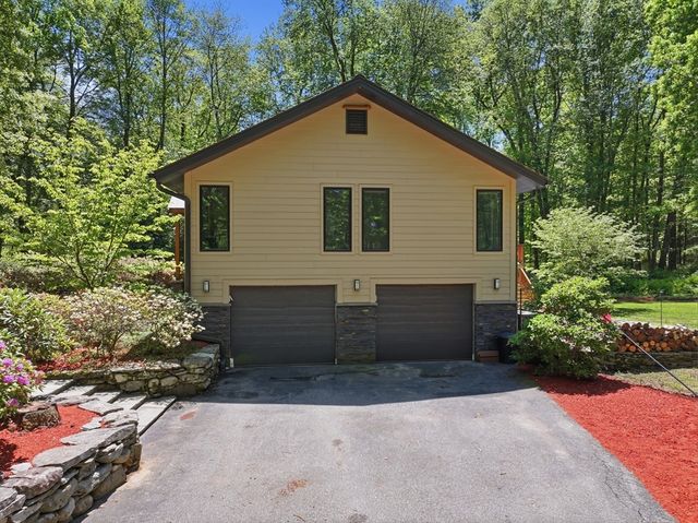 26 Dennis Circle, Northborough, MA 01532