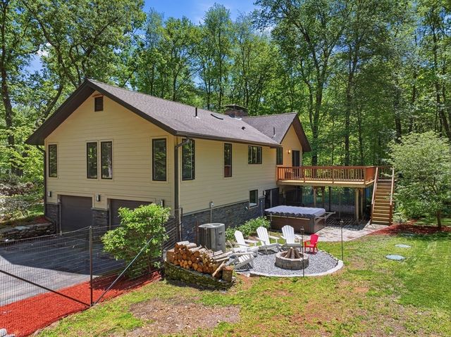 26 Dennis Circle, Northborough, MA 01532