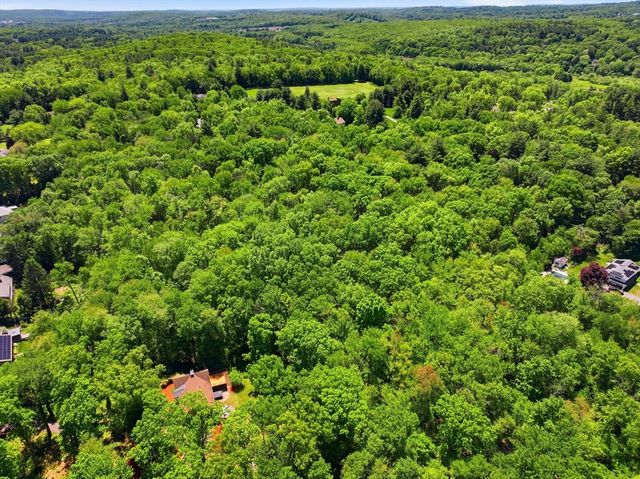 26 Dennis Circle, Northborough, MA 01532