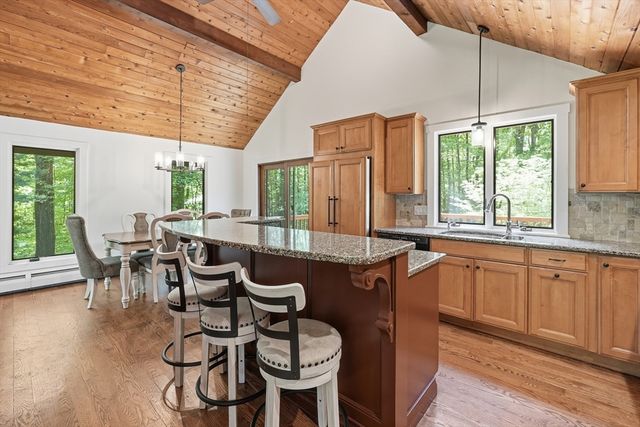 26 Dennis Circle, Northborough, MA 01532