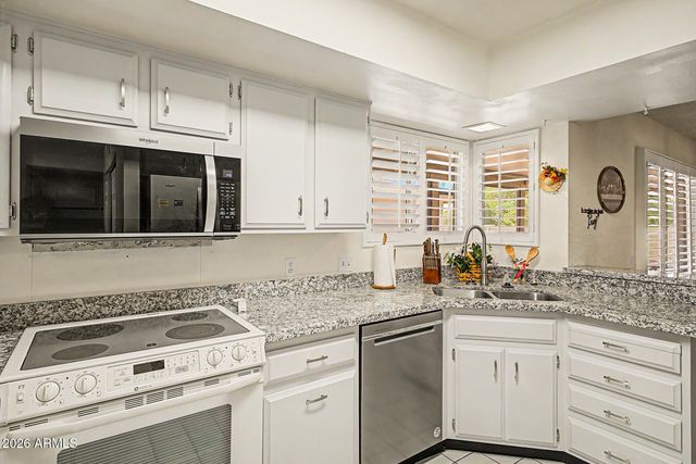 26417 S TRURO Drive, Sun Lakes, AZ 85248