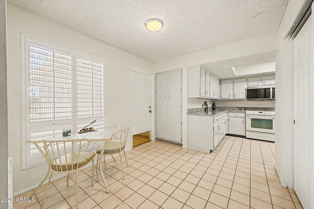 26417 S TRURO Drive, Sun Lakes, AZ 85248