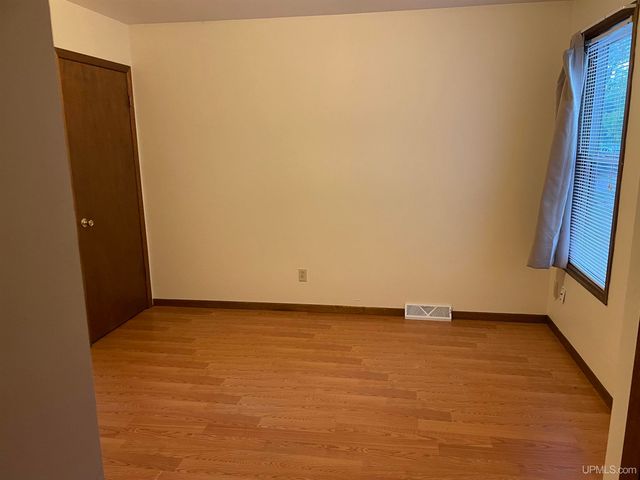 N15033 Dutton Avenue, Amberg T-wi, WI 54102