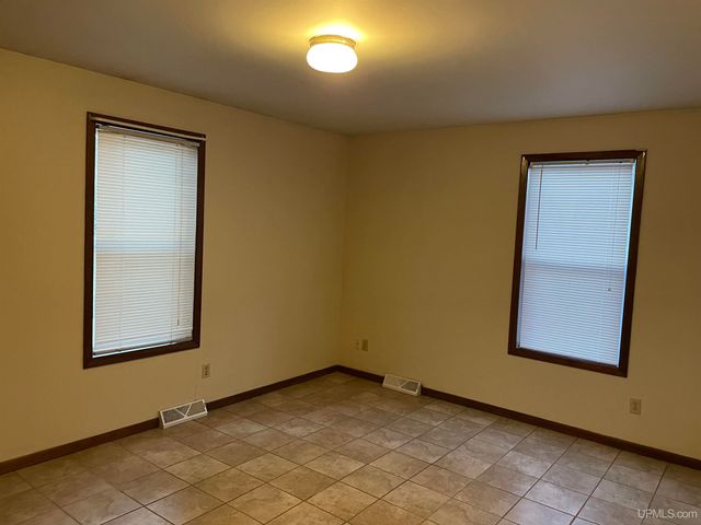 N15033 Dutton Avenue, Amberg T-wi, WI 54102