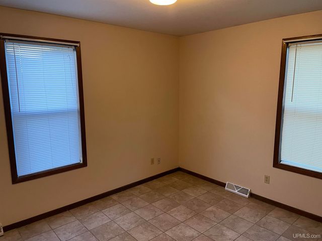 N15033 Dutton Avenue, Amberg T-wi, WI 54102