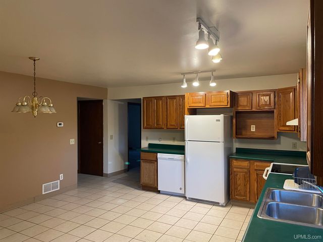 N15033 Dutton Avenue, Amberg T-wi, WI 54102