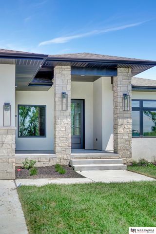 3630 Tree Line Drive, Lincoln, NE 68516