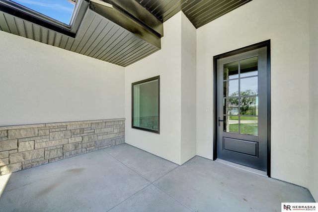 3630 Tree Line Drive, Lincoln, NE 68516