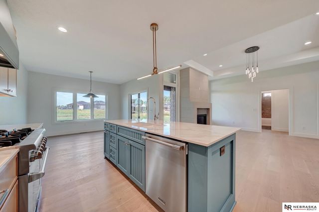 3630 Tree Line Drive, Lincoln, NE 68516